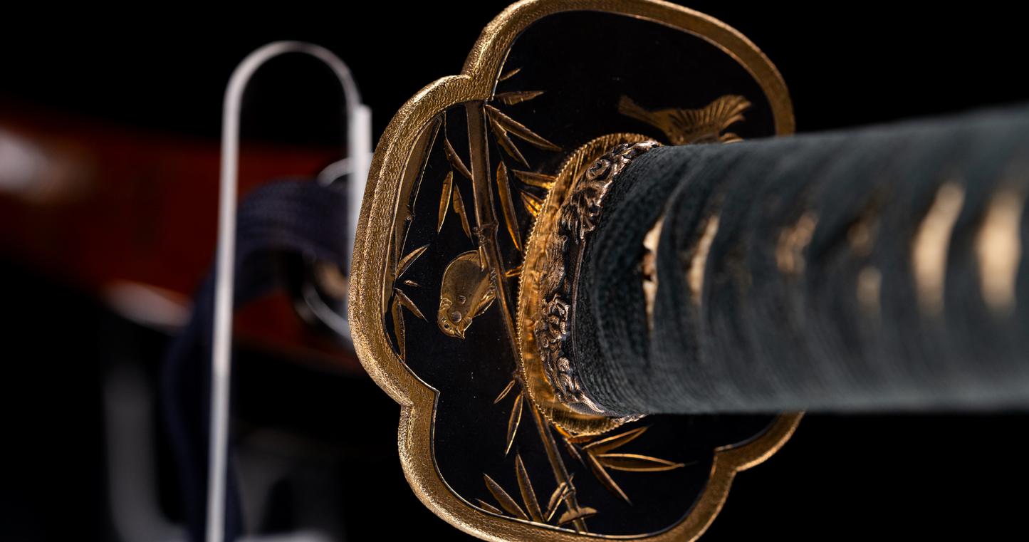 Sabre Antique Japonais Wakizashi Toranba Hamon avec Kogatana & Tsuba en Shakudō