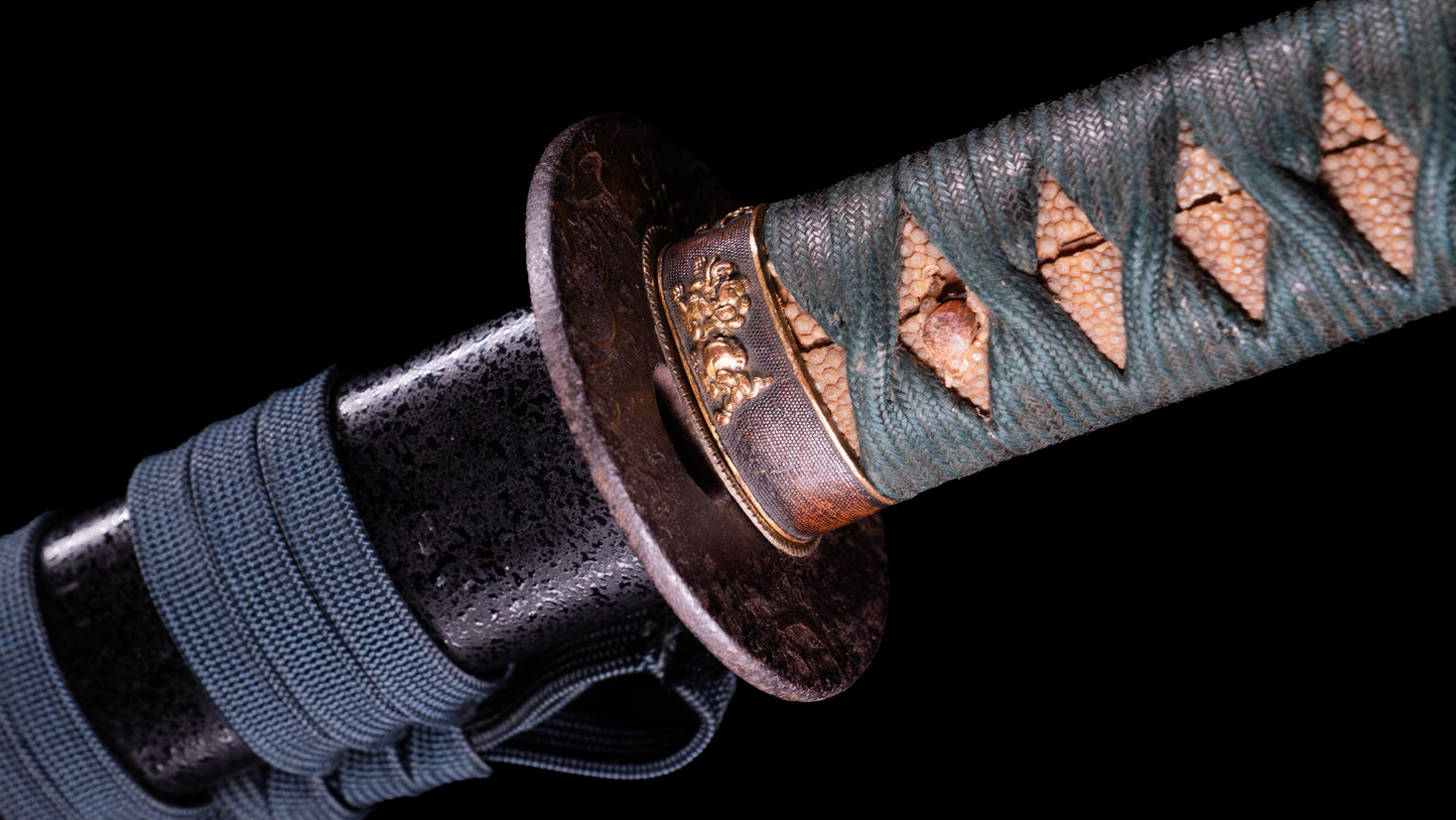 Épée Katana japonaise antique avec rainure laquée rouge