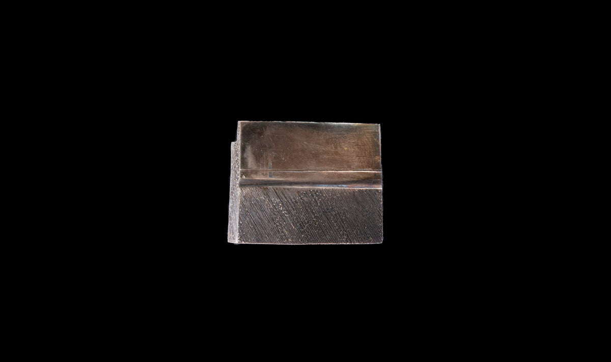 Antique Japanese Katana Sword attributed to Sagami no Kami Yasuyuki with Suguha Hamon, Wave Fuchi-Kashira and Blue-Ground Iron Tsuba — Edo Shintō
