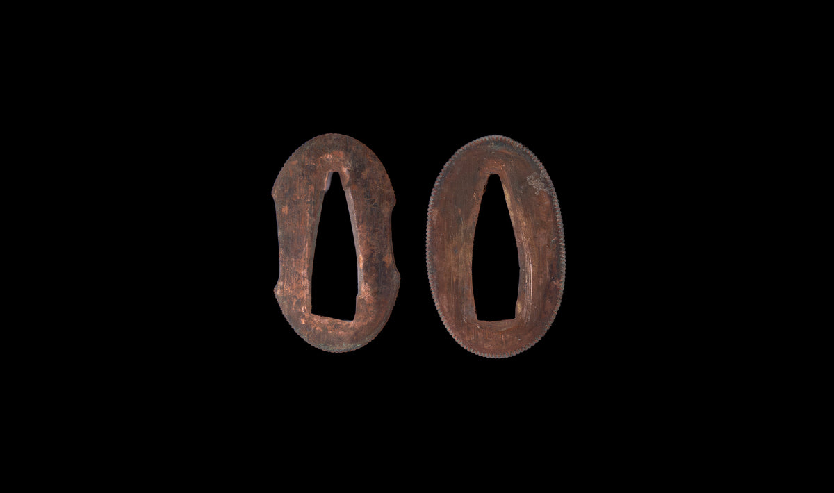 Antiker japanischer katana aus der Muromachi-Epoche, Kaifu zugeschrieben, mit durchbrochenem Eisen-Sukashi tsuba und Shakudō-Figuren fuchi-kashira - NBTHK Hozon