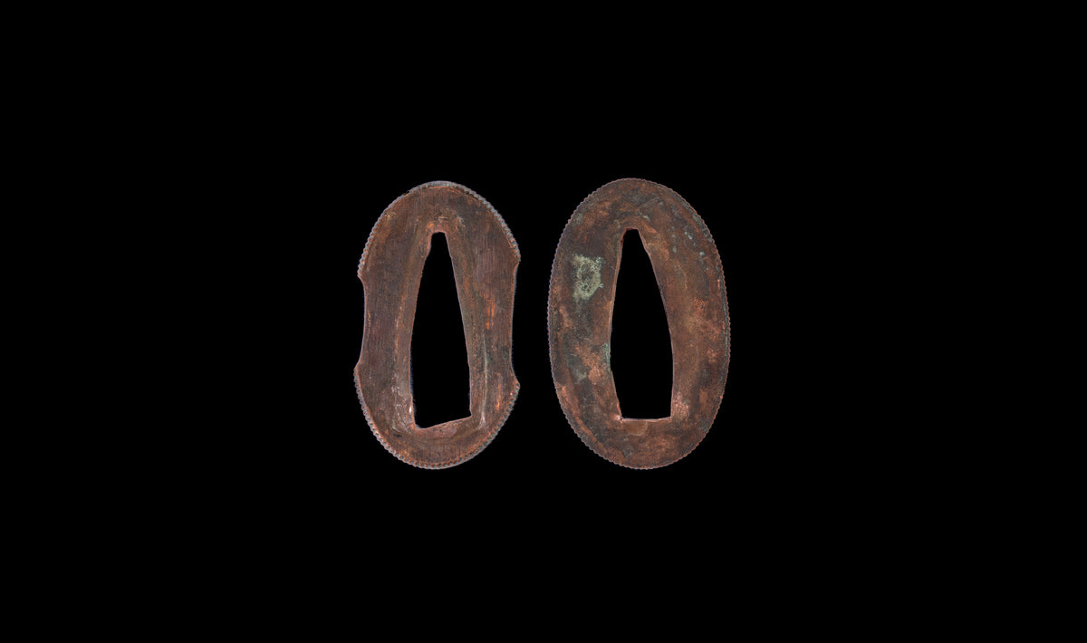 Antiker japanischer katana aus der Muromachi-Epoche, Kaifu zugeschrieben, mit durchbrochenem Eisen-Sukashi tsuba und Shakudō-Figuren fuchi-kashira - NBTHK Hozon