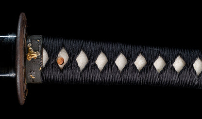 Antiker japanischer katana aus der Muromachi-Epoche, Kaifu zugeschrieben, mit durchbrochenem Eisen-Sukashi tsuba und Shakudō-Figuren fuchi-kashira - NBTHK Hozon