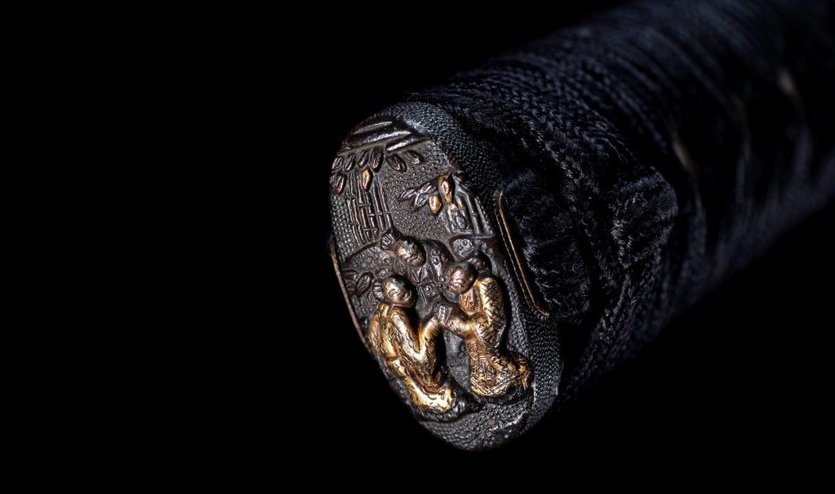 Antiker japanischer katana aus der Muromachi-Epoche, Kaifu zugeschrieben, mit durchbrochenem Eisen-Sukashi tsuba und Shakudō-Figuren fuchi-kashira - NBTHK Hozon