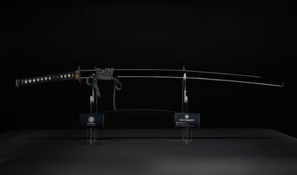 Antiker japanischer katana aus der Muromachi-Epoche, Kaifu zugeschrieben, mit durchbrochenem Eisen-Sukashi tsuba und Shakudō-Figuren fuchi-kashira - NBTHK Hozon