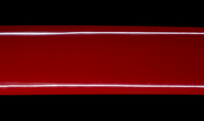 Antiker japanischer katana mit notare-gunome hamon, vergoldeten Drachenfiguren-menuki und roter Lackierter saya — Edo-Periode