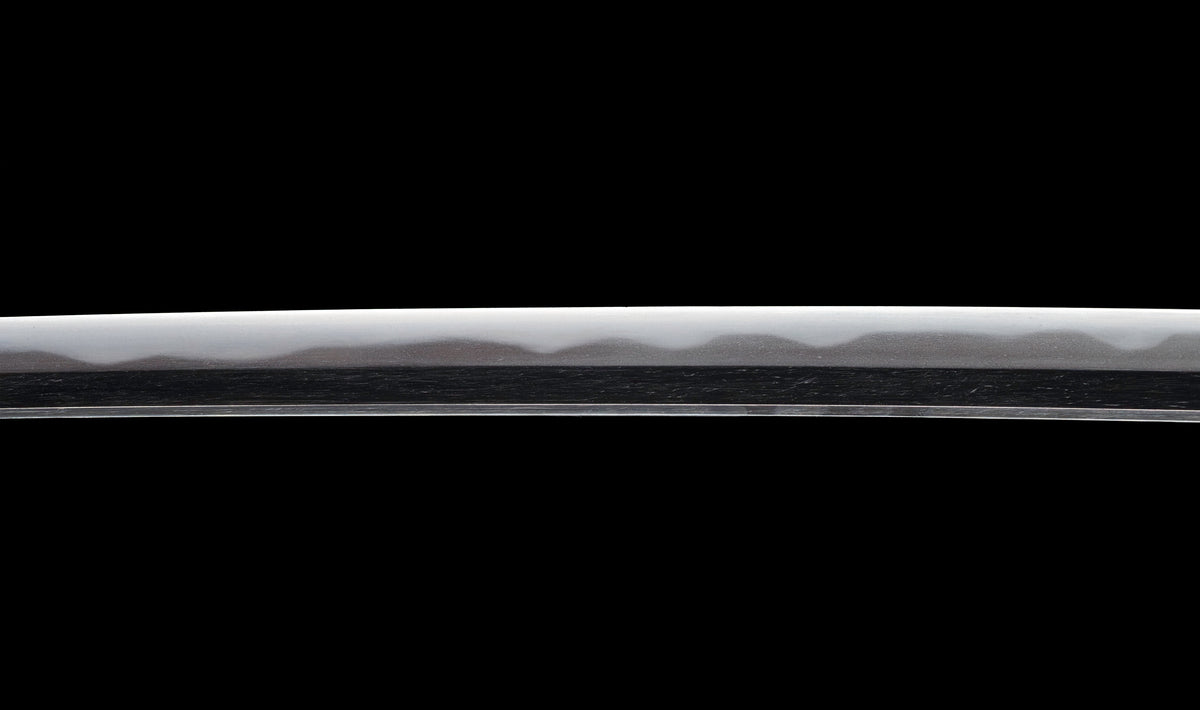Antiker japanischer katana mit notare-gunome hamon, vergoldeten Drachenfiguren-menuki und roter Lackierter saya — Edo-Periode