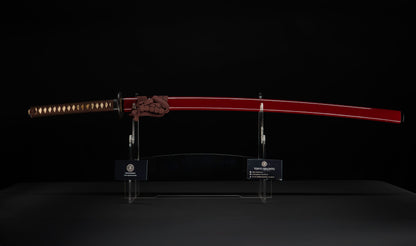 Antiker japanischer katana mit notare-gunome hamon, vergoldeten Drachenfiguren-menuki und roter Lackierter saya — Edo-Periode