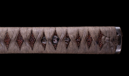 Katana japonesa antigua, tsuba Ave acuática firmado Awataguchi