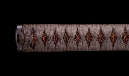 Katana japonesa antigua, tsuba Ave acuática firmado Awataguchi