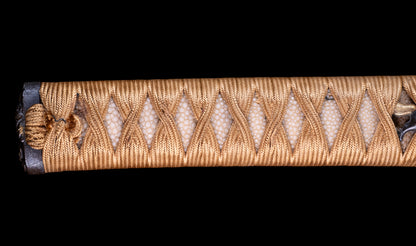 Katana japonesa antigua de Kaifu con doble Hozon y tsuba Gunbai de Myōchin