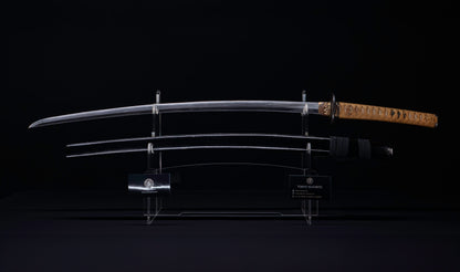 Katana japonesa antigua de Kaifu con doble Hozon y tsuba Gunbai de Myōchin