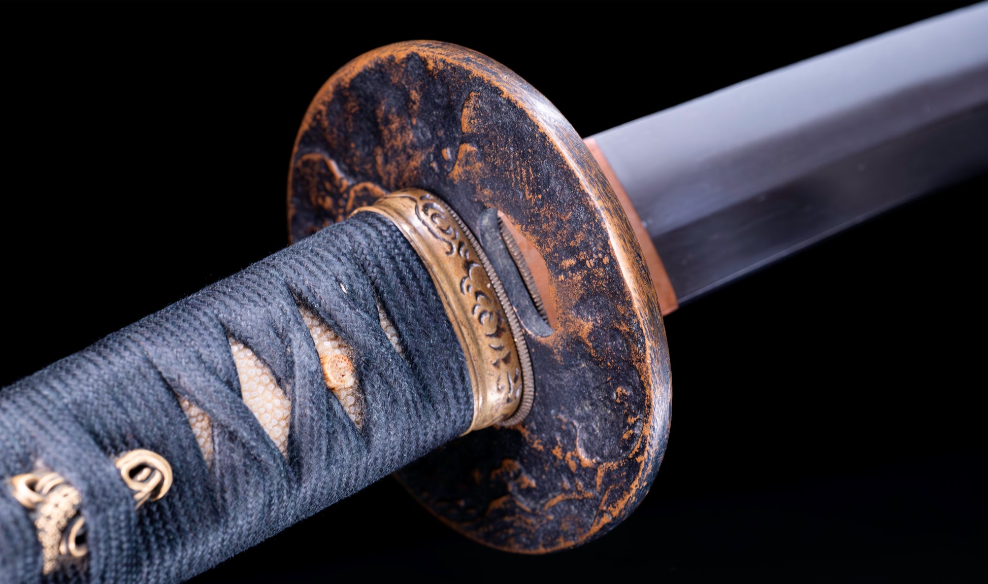 Antique Japanese Katana Sword with Notare-Gunome Hamon signed Ishidō Teruhide — 10th Generation Ishidō School — Tamahagane