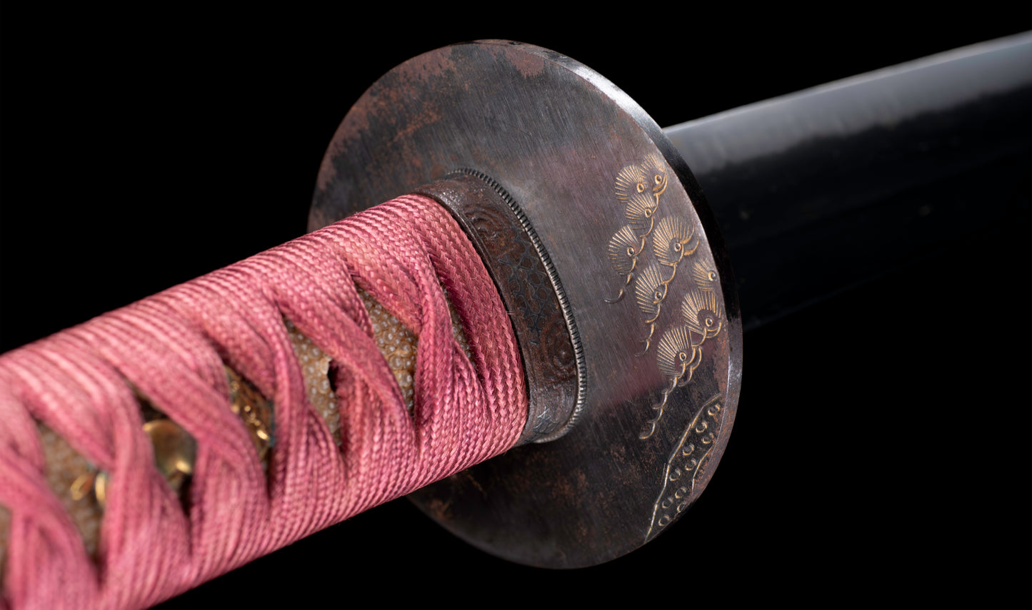 Antiker japanischer Katana mit Gunome Hamon und schwarzem Roiro Koshirae von Ichimune Nagamitsu