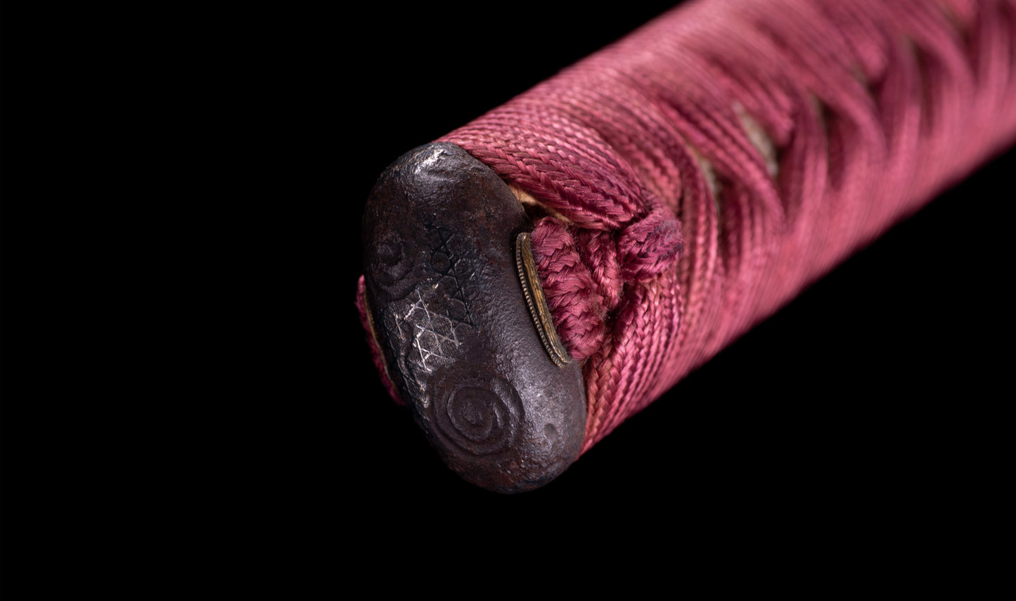 Antiker japanischer Katana mit Gunome Hamon und schwarzem Roiro Koshirae von Ichimune Nagamitsu