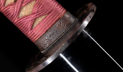 Antiker japanischer Katana mit Gunome Hamon und schwarzem Roiro Koshirae von Ichimune Nagamitsu