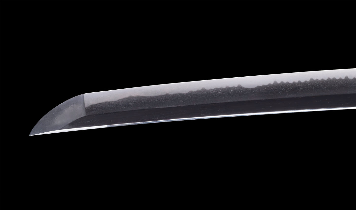 Antiker japanischer Katana mit Gunome Hamon und schwarzem Roiro Koshirae von Ichimune Nagamitsu