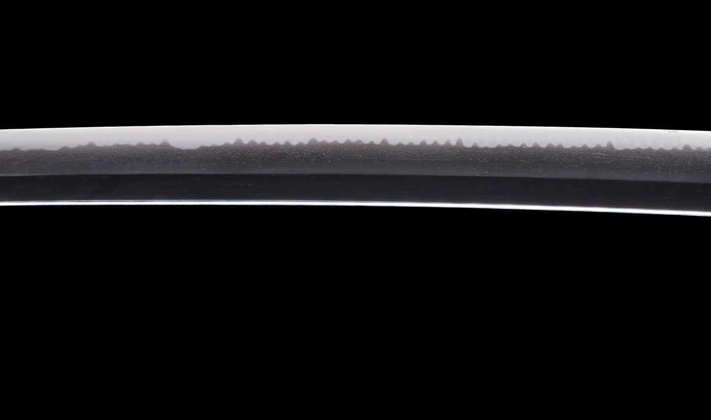 Antiker japanischer Katana mit Gunome Hamon und schwarzem Roiro Koshirae von Ichimune Nagamitsu