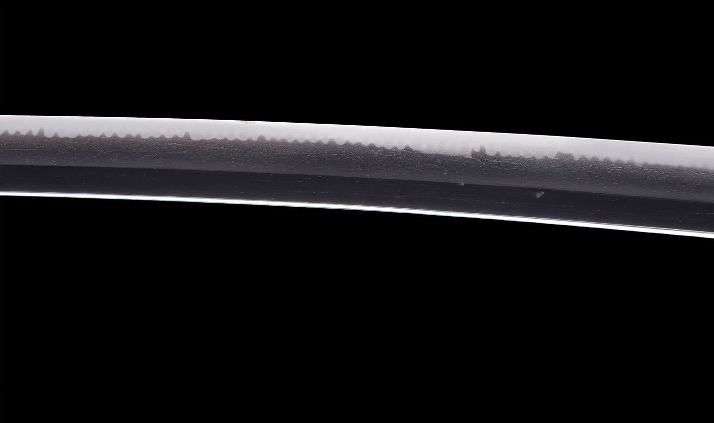 Antiker japanischer Katana mit Gunome Hamon und schwarzem Roiro Koshirae von Ichimune Nagamitsu