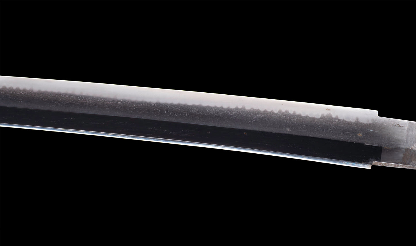 Antiker japanischer Katana mit Gunome Hamon und schwarzem Roiro Koshirae von Ichimune Nagamitsu