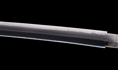 Antiker japanischer Katana mit Gunome Hamon und schwarzem Roiro Koshirae von Ichimune Nagamitsu