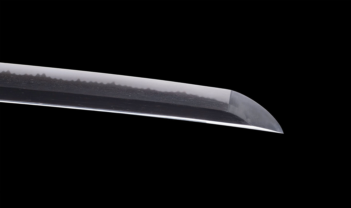 Antiker japanischer Katana mit Gunome Hamon und schwarzem Roiro Koshirae von Ichimune Nagamitsu