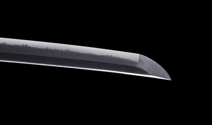 Antiker japanischer Katana mit Gunome Hamon und schwarzem Roiro Koshirae von Ichimune Nagamitsu