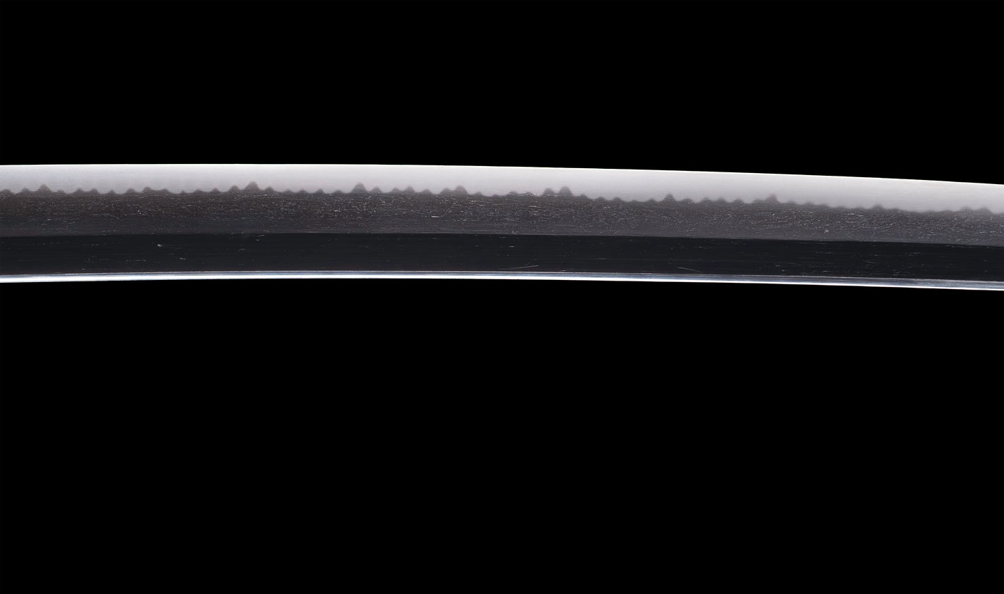 Antiker japanischer Katana mit Gunome Hamon und schwarzem Roiro Koshirae von Ichimune Nagamitsu