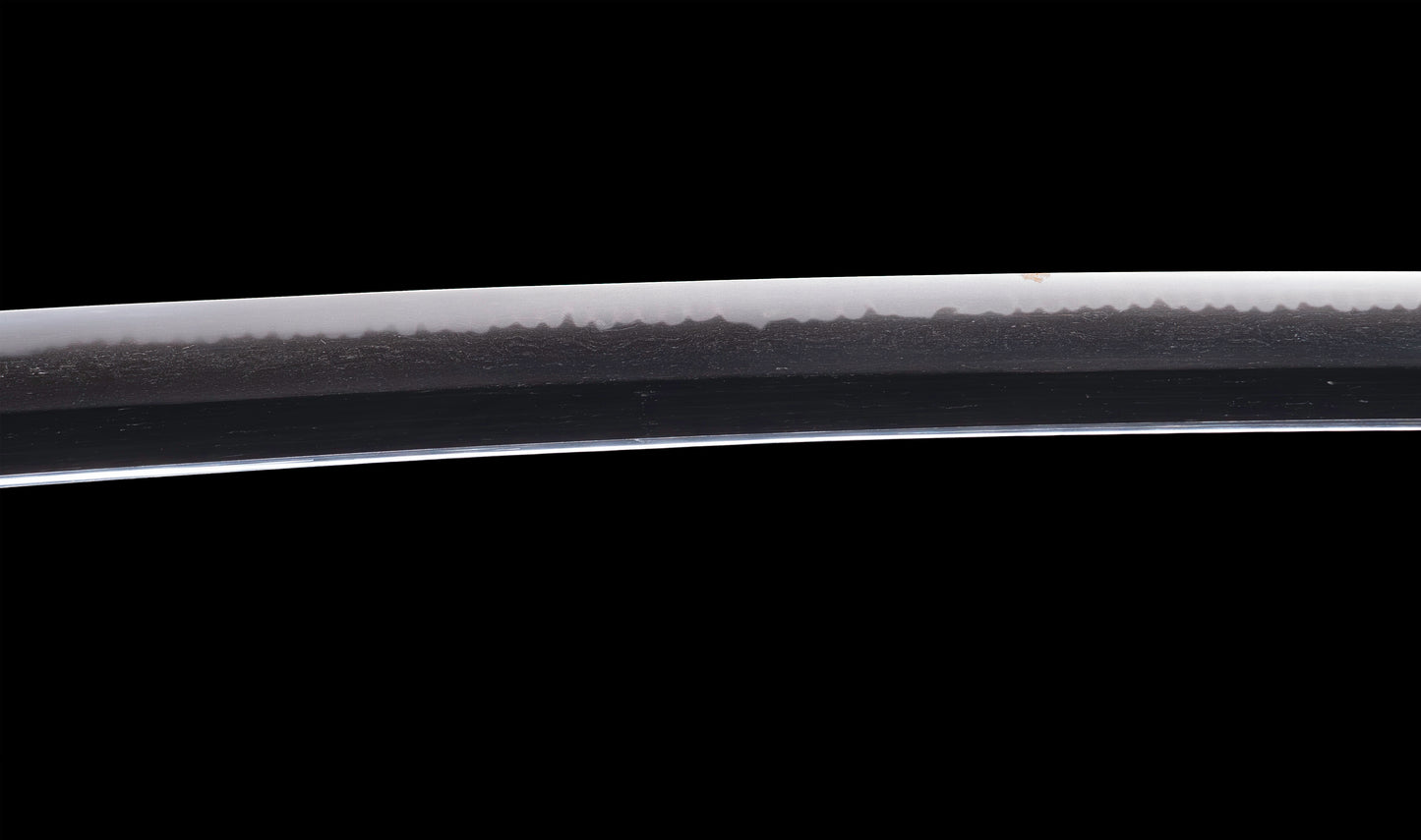 Antiker japanischer Katana mit Gunome Hamon und schwarzem Roiro Koshirae von Ichimune Nagamitsu