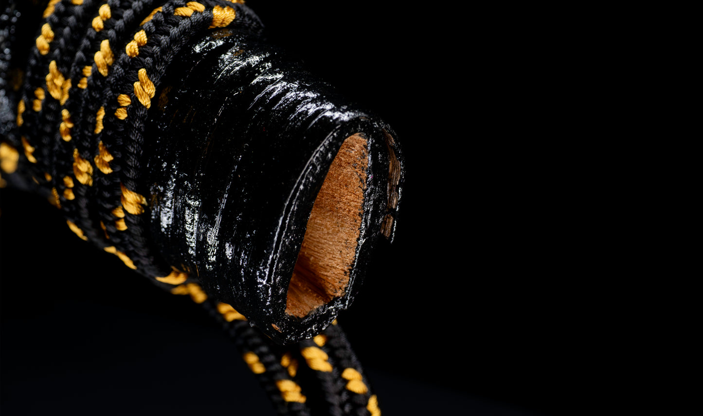 Katana antique japonais par Tanba-no-kami Terukado avec saya à laque dorée, tsuba en fer mokkō et hamon notare - NBTHK Hozon