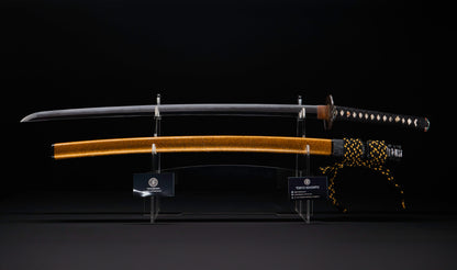 Katana antique japonais par Tanba-no-kami Terukado avec saya à laque dorée, tsuba en fer mokkō et hamon notare - NBTHK Hozon