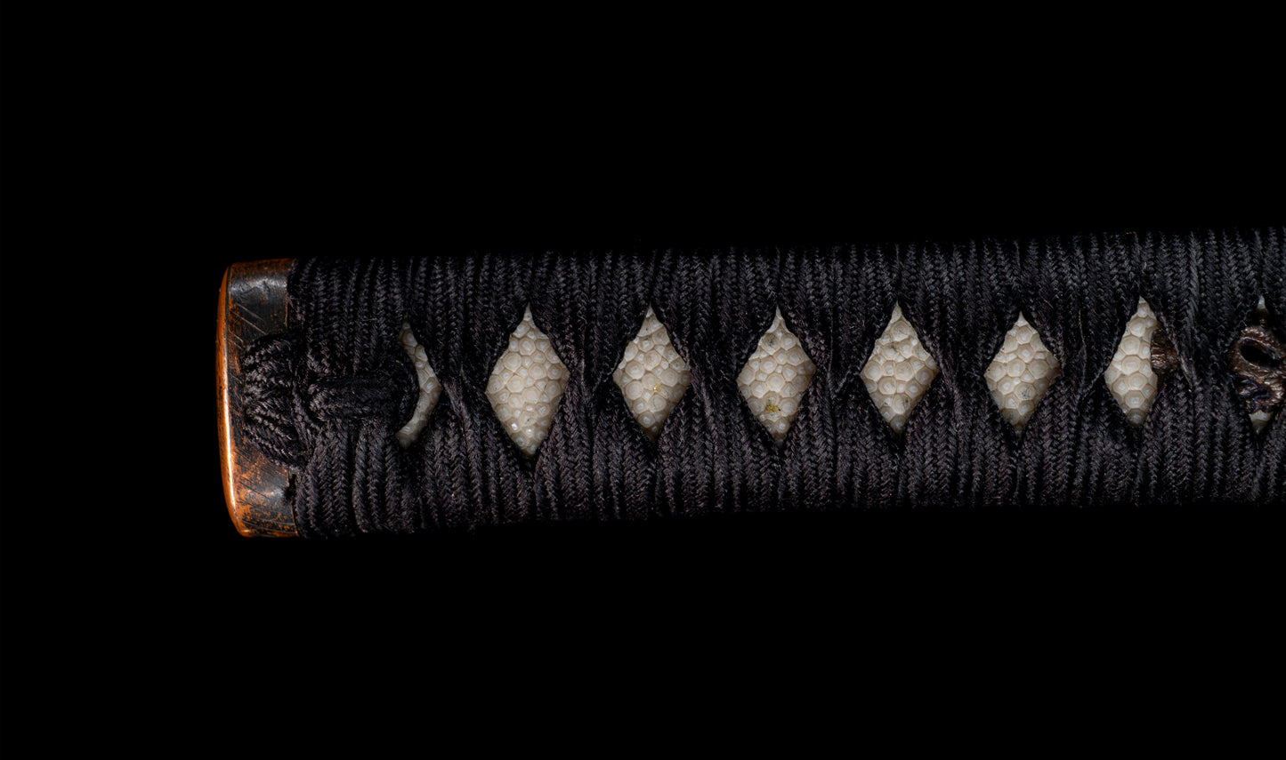 Katana japonais antique, signé Jumyo à lame ubu avec koshirae noir roiro - NBTHK Hozon