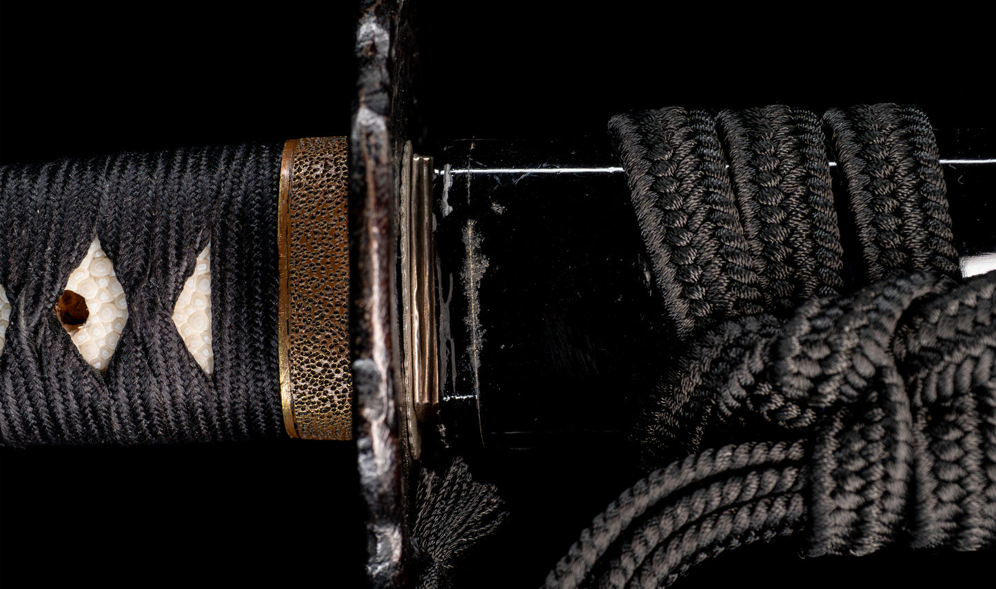 Katana japonais antique, signé Jumyo à lame ubu avec koshirae noir roiro - NBTHK Hozon