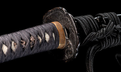 Katana japonais antique, signé Jumyo à lame ubu avec koshirae noir roiro - NBTHK Hozon