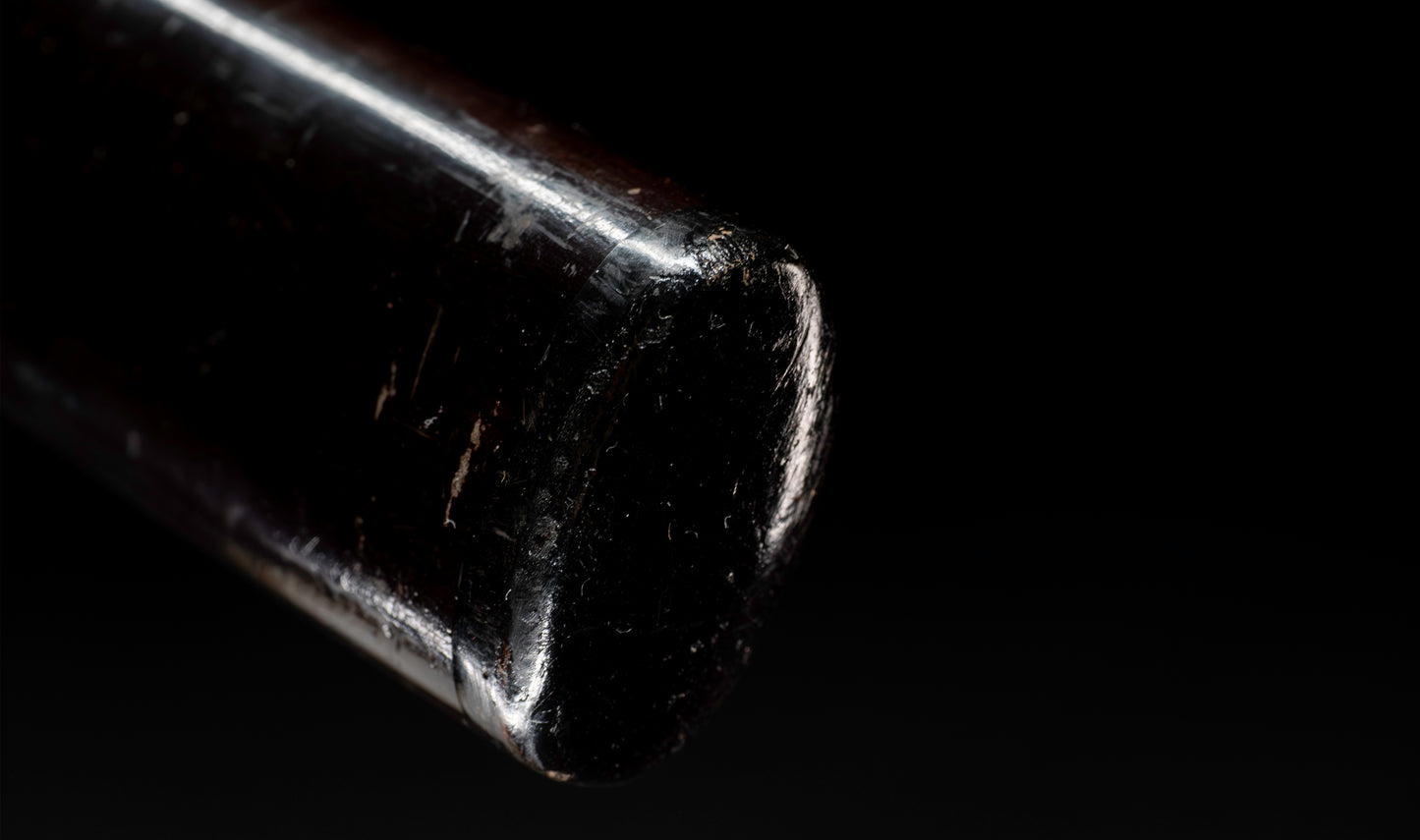 Antiguo katana japonés con hamon gunome, tsuba de hierro namban y menuki karashishi dorados atribuido a Taira Takada - NBTHK Hozon