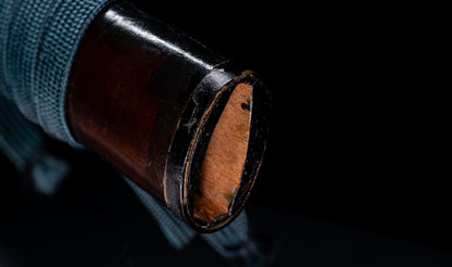 Antiguo katana japonés con hamon gunome, tsuba de hierro namban y menuki karashishi dorados atribuido a Taira Takada - NBTHK Hozon