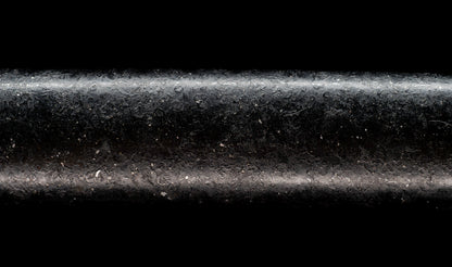 Katana antiguo japonés de la época Muromachi con nakago suriage, saya con laca ishime y kojiri de cuerno calado tipo inome