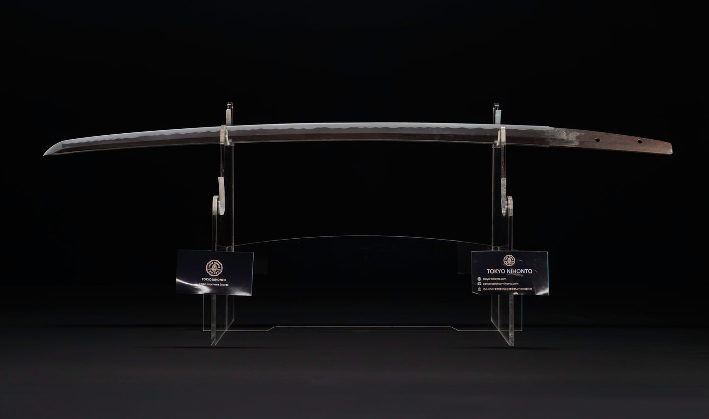 Katana antiguo japonés de la época Muromachi con nakago suriage, saya con laca ishime y kojiri de cuerno calado tipo inome