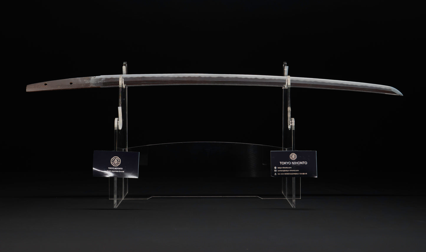Katana antiguo japonés de la época Muromachi con nakago suriage, saya con laca ishime y kojiri de cuerno calado tipo inome
