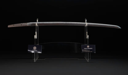 Katana antiguo japonés de la época Muromachi con nakago suriage, saya con laca ishime y kojiri de cuerno calado tipo inome