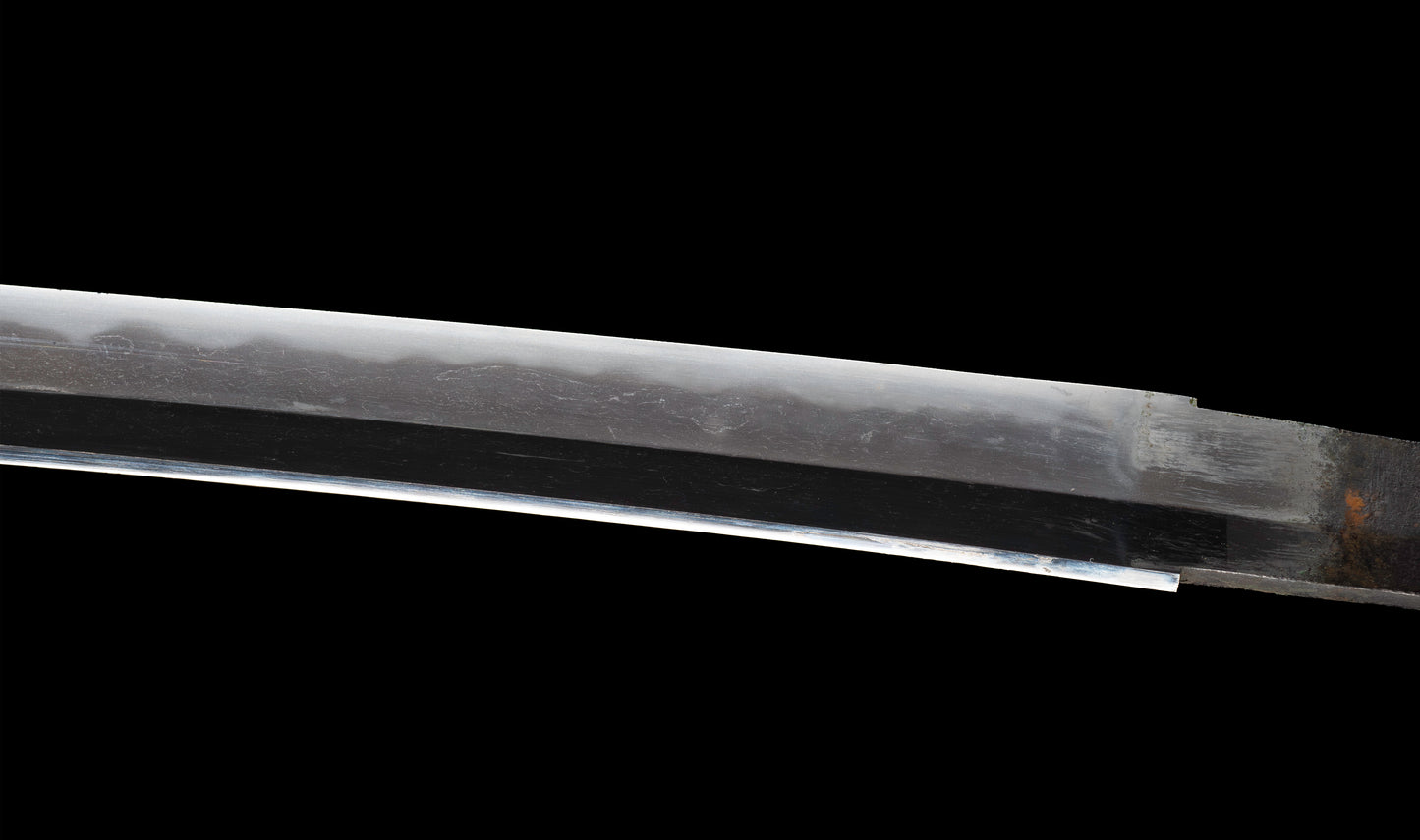 Katana ancien japonais avec hamon gunome large, tobiyaki et saya en laque à rayures diagonales — Shintō de l'époque Edo