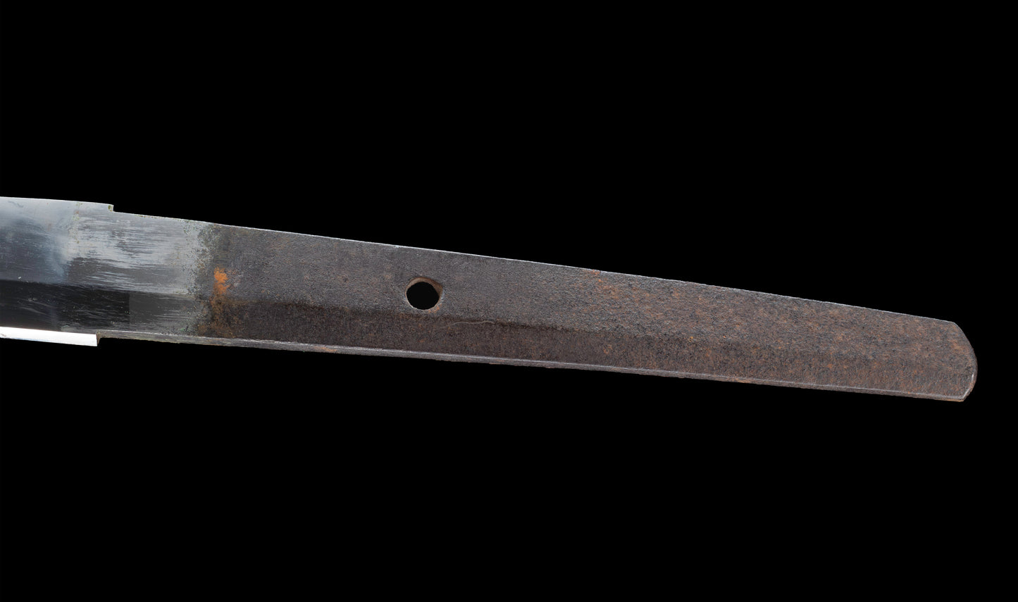 Katana ancien japonais avec hamon gunome large, tobiyaki et saya en laque à rayures diagonales — Shintō de l'époque Edo