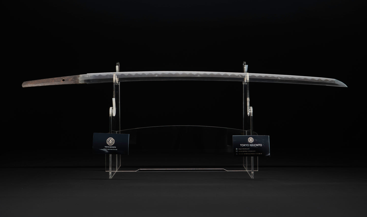 Katana ancien japonais avec hamon gunome large, tobiyaki et saya en laque à rayures diagonales — Shintō de l'époque Edo