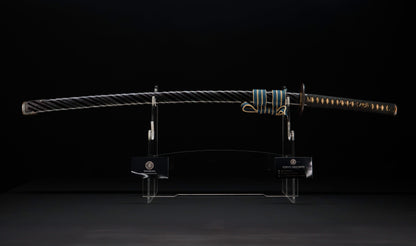 Katana ancien japonais avec hamon gunome large, tobiyaki et saya en laque à rayures diagonales — Shintō de l'époque Edo