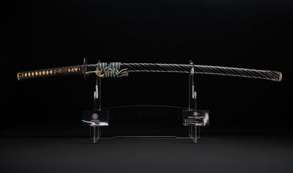 Katana ancien japonais avec hamon gunome large, tobiyaki et saya en laque à rayures diagonales — Shintō de l'époque Edo