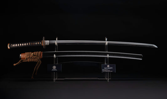 Katana Antiguo Japonés Atribuido a la Escuela Fujiwara Takada con Nagasa Larga de 76 cm, Hamon Suguha y Menuki de Dragón - NBTHK Hozon